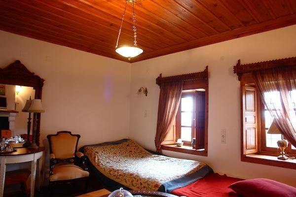 Traditional Rooms Karaouli Papigko Bilik gambar