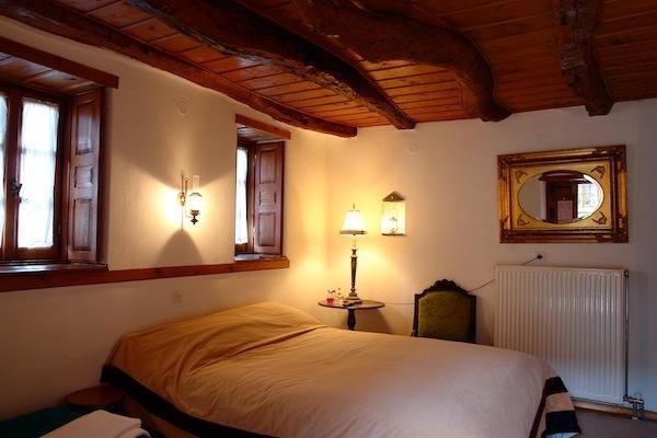 Traditional Rooms Karaouli Papigko Bilik gambar