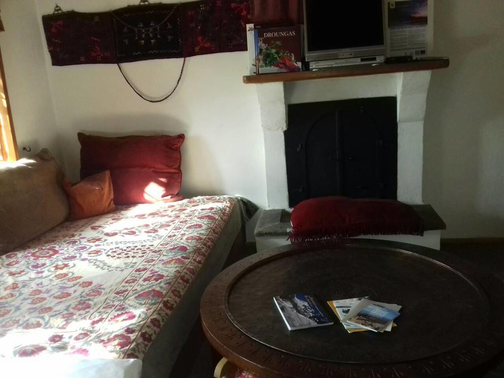 Traditional Rooms Karaouli Papigko Luaran gambar