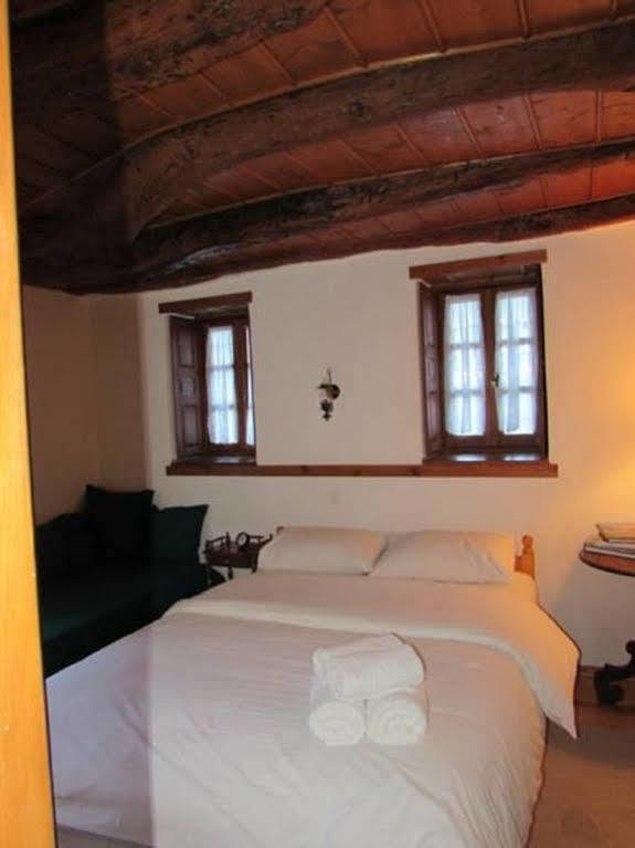 Traditional Rooms Karaouli Papigko Luaran gambar